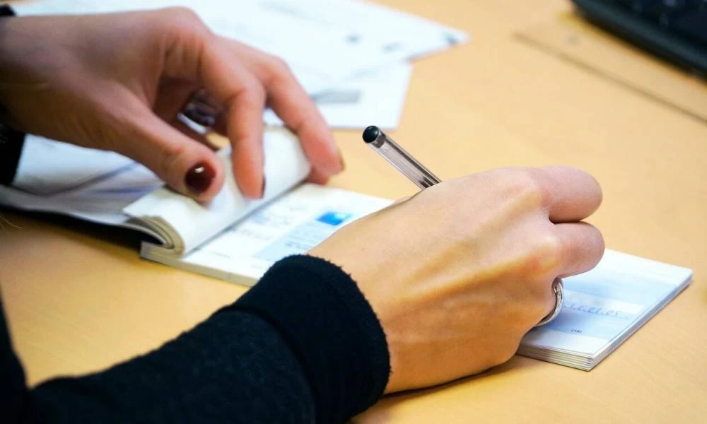 Εκτίναξη των ακάλυπτων επιταγών μέσα στον Αύγουστο